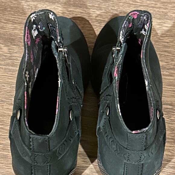 Teva 'Foxy' Black Leather Ankle Boots Size US 8 - Picture 7 of 8